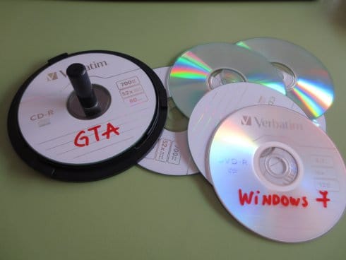 Dve trećine računara u Srbiji koristi piratske programe 13 naslovna