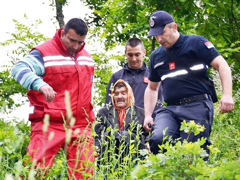Svrljig: Povređena starica spasena iz šume kod Željeva 12 DSC 0152