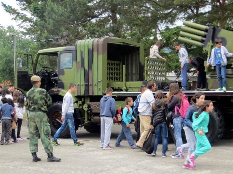 Posetioci uživali u "Otvorenom danu" vranjske kasarne 11 1