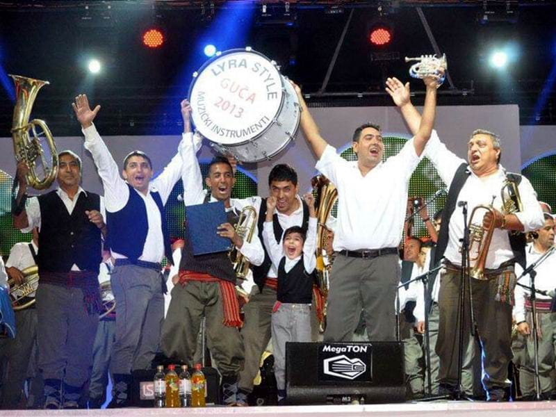 Trubači orkestra “Bakije Bakića” u Guči u revijalnom delu 12 1157599 10200380829383977 1971514778 n