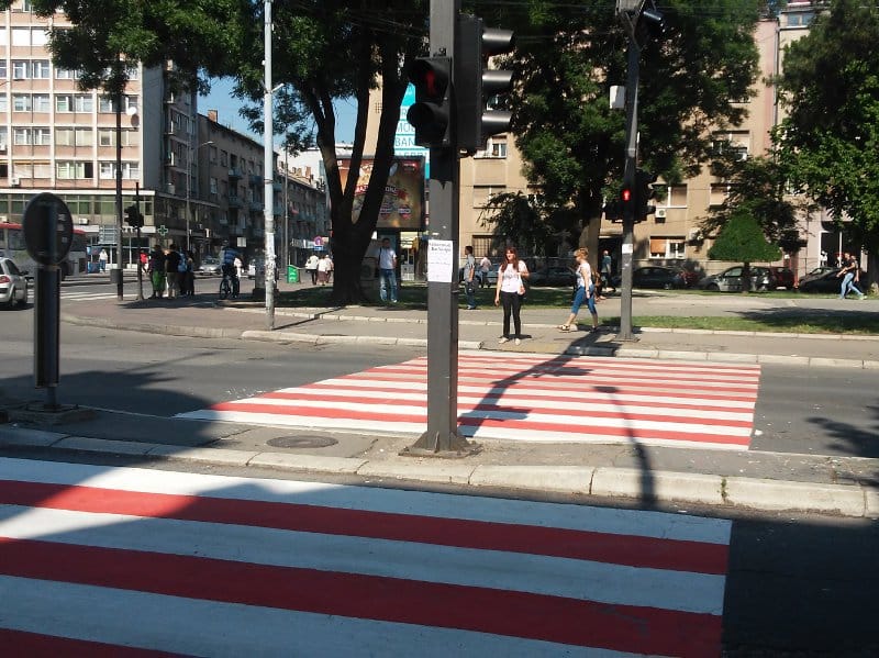 Foto-vest: Crveno-bela "zebra" kod Suda 1 slika1