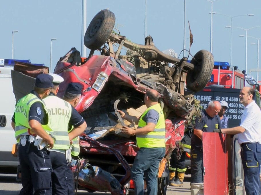 Četiri osobe poginule u saobraćajnoj nesreći kod Niša (foto) 19 02
