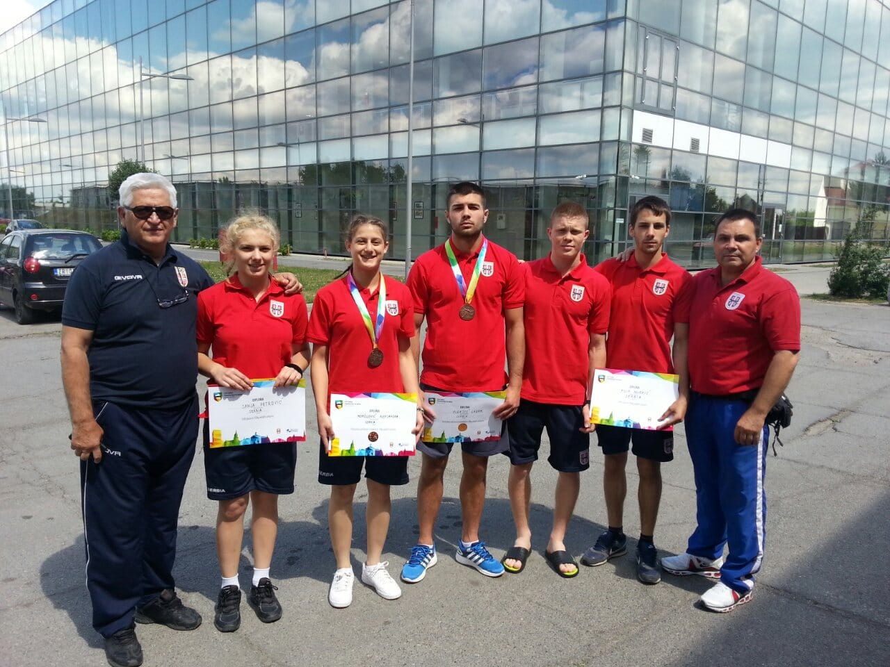 image 460257ba2c88d07accf73a21c0afa93544952c7ef89f0b8bb32225d7b214b0de V