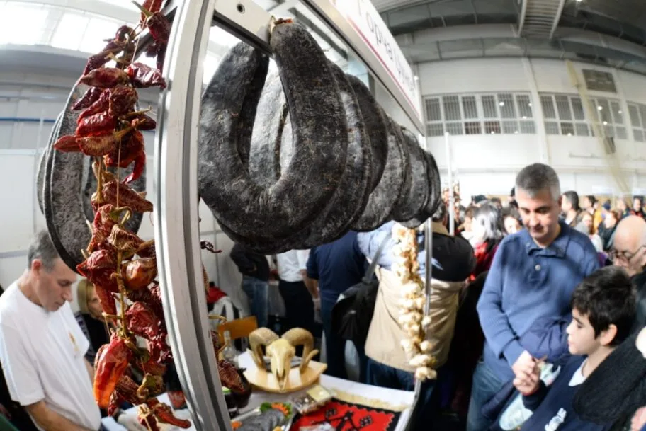 Sajam peglane kobasice u Pirotu krajem januara, prijavljeno 35 proizvođača 15 Peglana 2 2