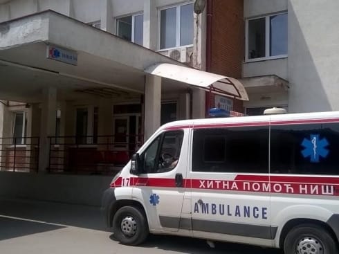 Česti kolapsi na javnim mestima u Nišu i Leskovcu 20 490x370 490x370 Hitna pomoc 2 1