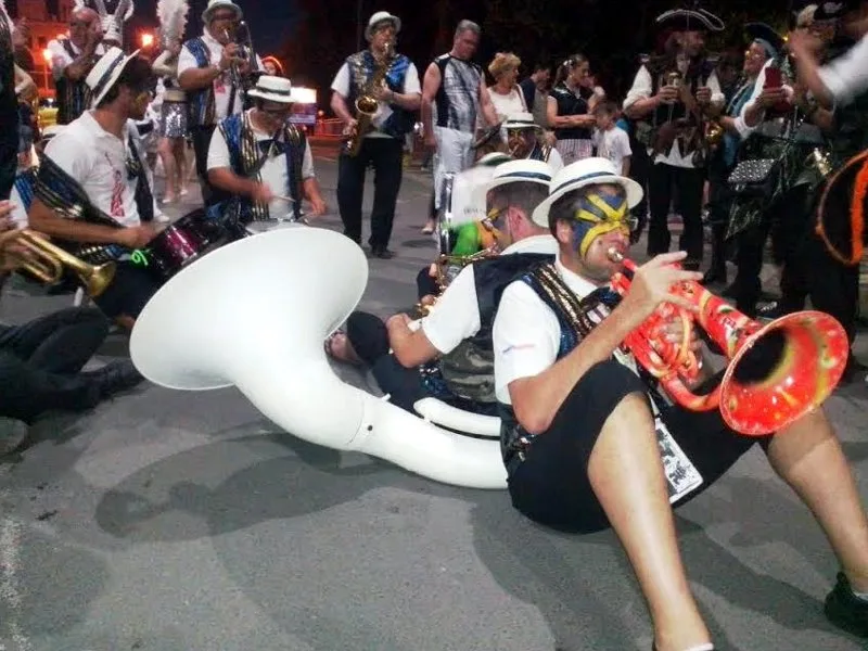 Leptirice, amazonke, džezeri i svingeri oduševili Leskovčane 20 karneval Leskovac 1