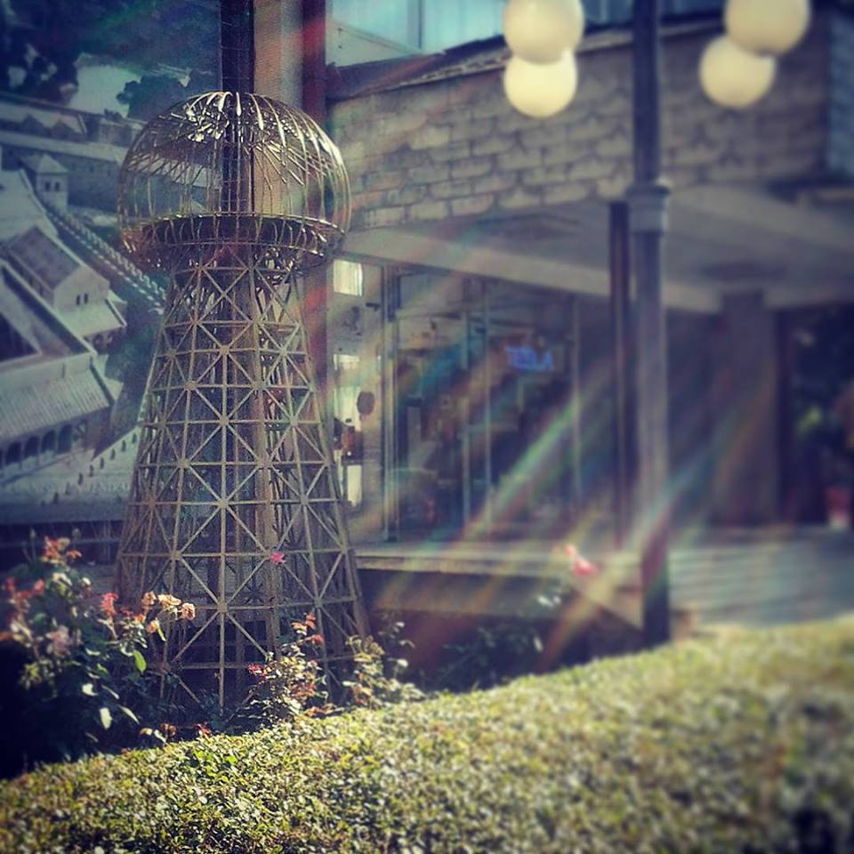 replika Teslinog tornja je vec izlozena ispred Narodnog muzeja