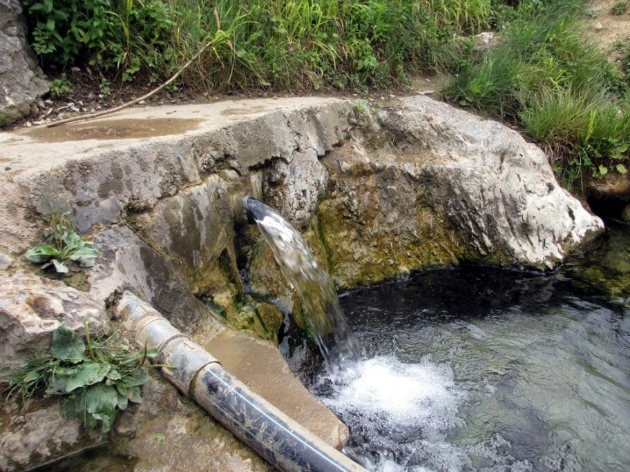 Uređuju vekovima staro pirotsko izvorište 9 Banjica 3