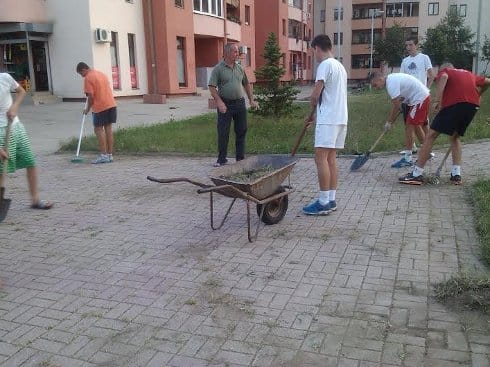 Digli ruke od “Gorice” i sami očistili korov 6 naslovna