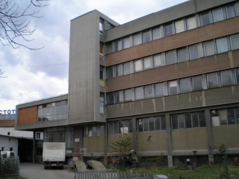 490x370 elmont zgrada