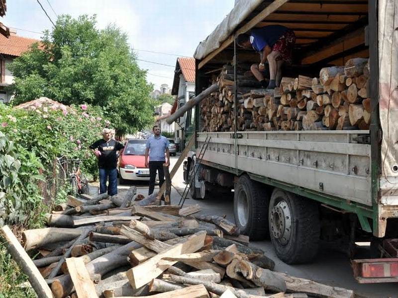 Počela podela ogreva za najugroženije porodice 7 mail google com