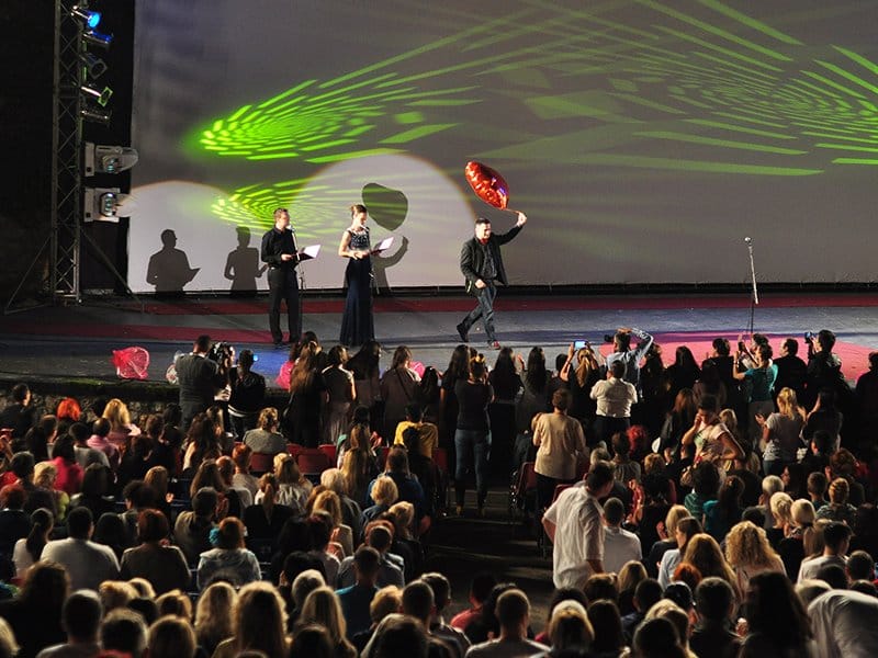 Ovacije Đuzi Stojiljkoviću na "Filmskim" 20 cetvrto vece filmskih