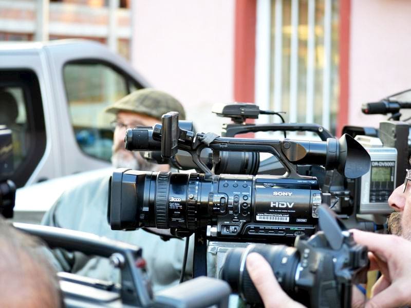 mediji ilustracija Kosta