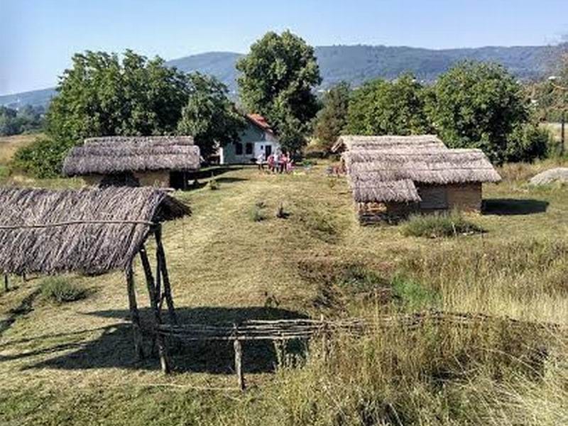 Srednjoškolci kroz kamp "oživeli“ neolitsko nalazište Pločnik 20 plocnik kamp 1