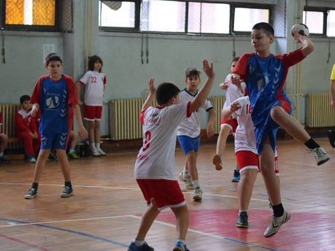 Turnir u mini rukometu za dečake i devojčice 1 rk radnicki