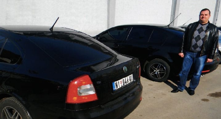 800x600 Stankovic ispred blizanaca