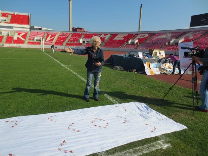 Stolnjak duži i od fudbalskog terena (foto) 17 platno 4