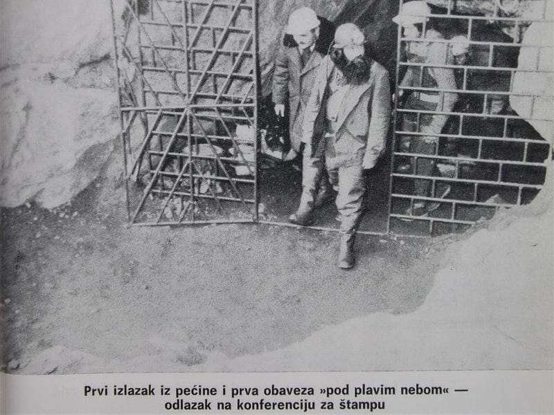 politikin zabavnik iz knjige POD KAMENIM NEBOM Milutina veljkovica