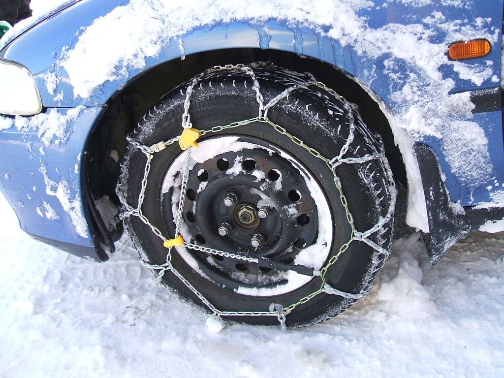 1024px Snow Chain Honda