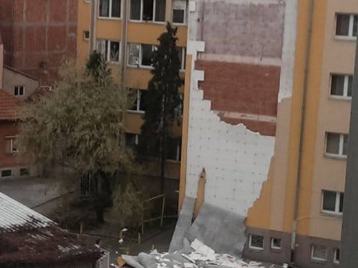 Srušila se fasada sa studentskog doma u Nišu 3 otpada fasada2