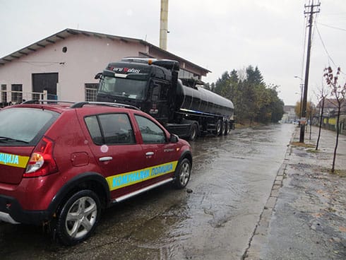 Razlio se mazut u Vranju 6 Razliveno gorivo