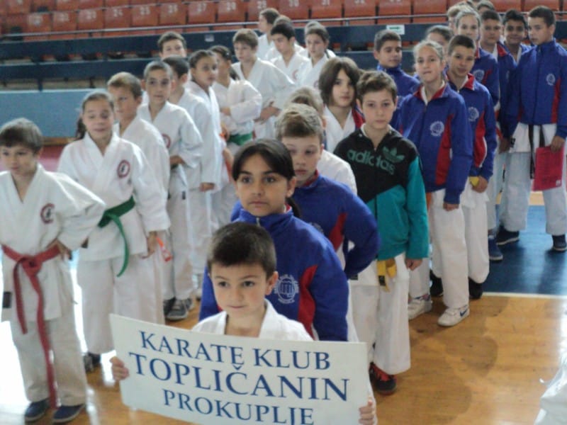 Prokupačkim karatistima 19 medalja u Leskovcu 9 karate prokuplje