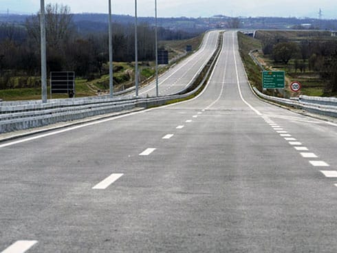 Vučić: Koridor 10 izgleda kao pista! 6 Autoput kao pista