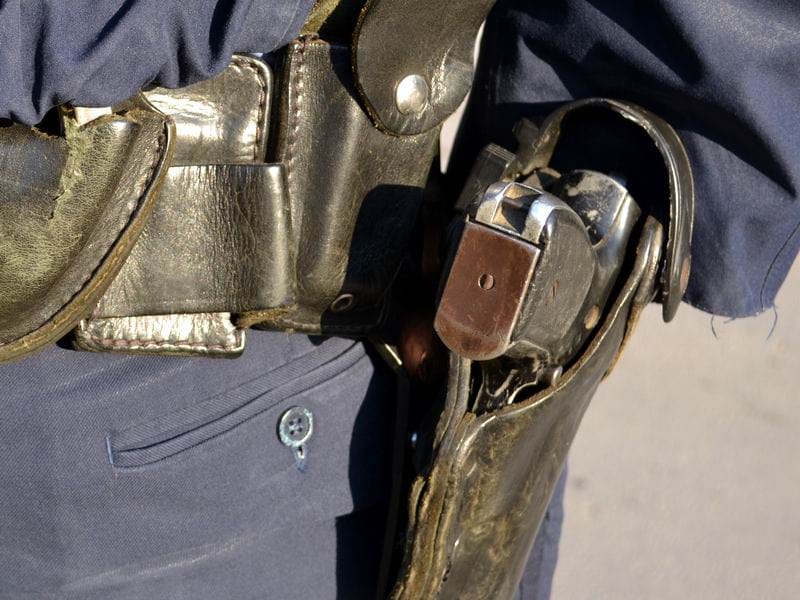 Policija pistolj Ilustracija Kosta