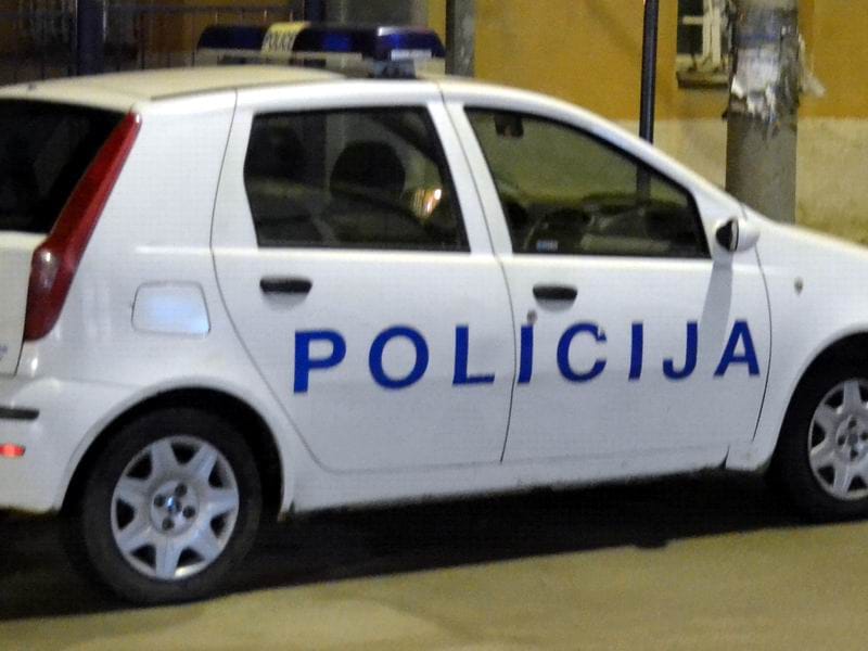 Leskovčani pljačkali kuće i prodavnice 6 Policija Kosta vecernja