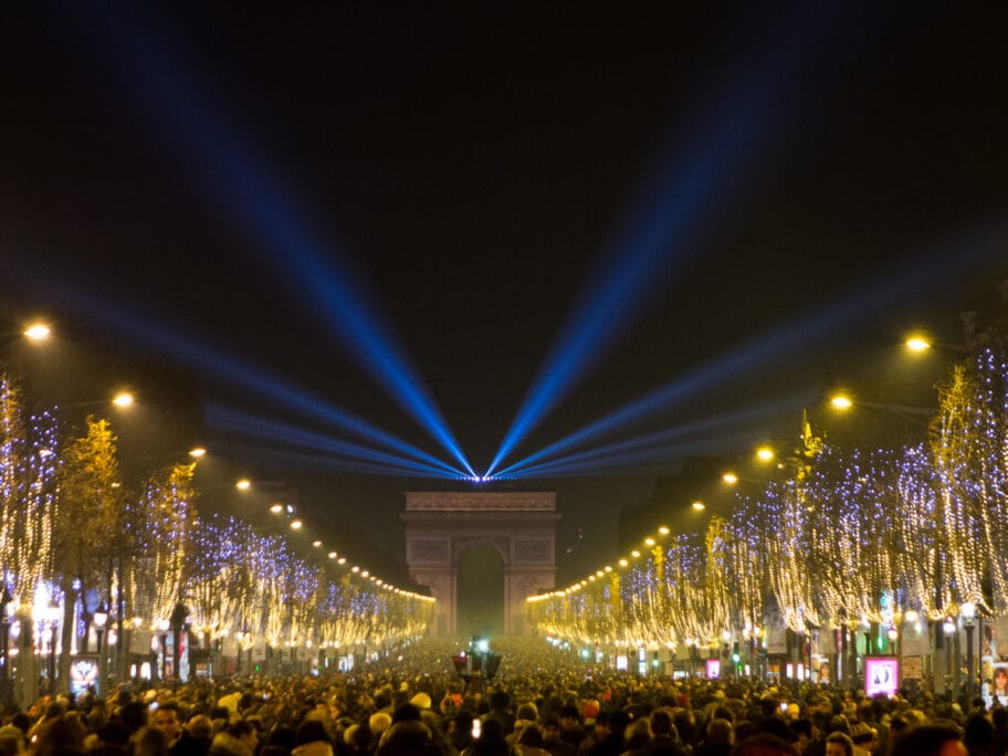 Za Novu ređe u Evropu zbog manjka novca i terorizma 15 Paris
