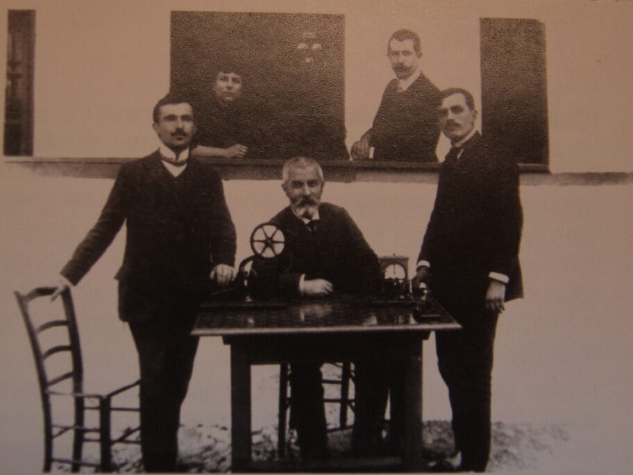 Prvi telegram u Srbiji poslat iz Aleksinca 1 Osoblje PT stanice u Aleksincu izvor PTT muzej