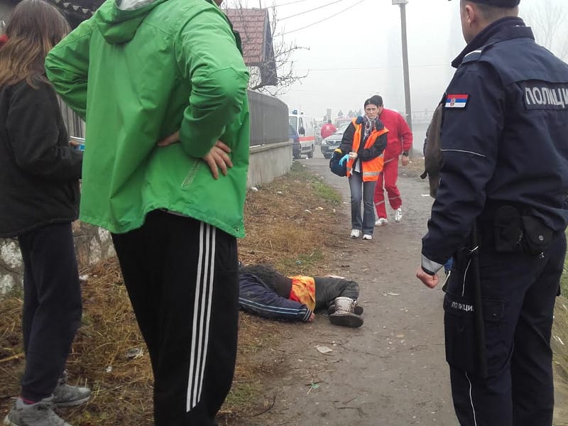 Tri sata bez svesti ležala na ulici, a niko joj nije pomogao 11 zena bez svesti
