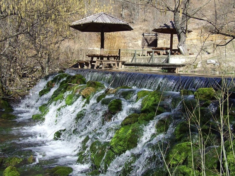 Izvor Moravice i Sesalačka pećina - izletišta vredna pažnje 20 izvor3 otks