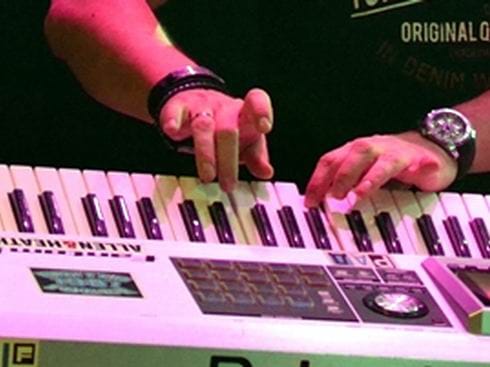 koncerti ilustracija kosta