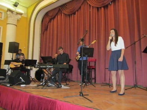 Pevajte na francuskom i osvojite učešće na festivalu 1 490x370 frankofonapesma