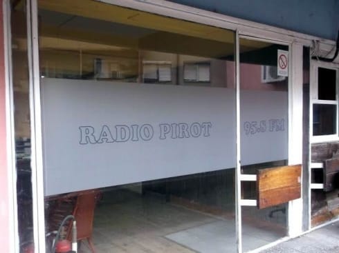 490x370 radio pirot pred gasenjem