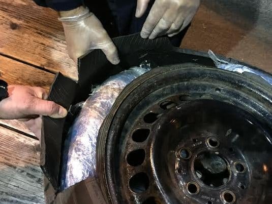 Nervozni vozač krio marihuanu u rezervnom točku 2 tocak