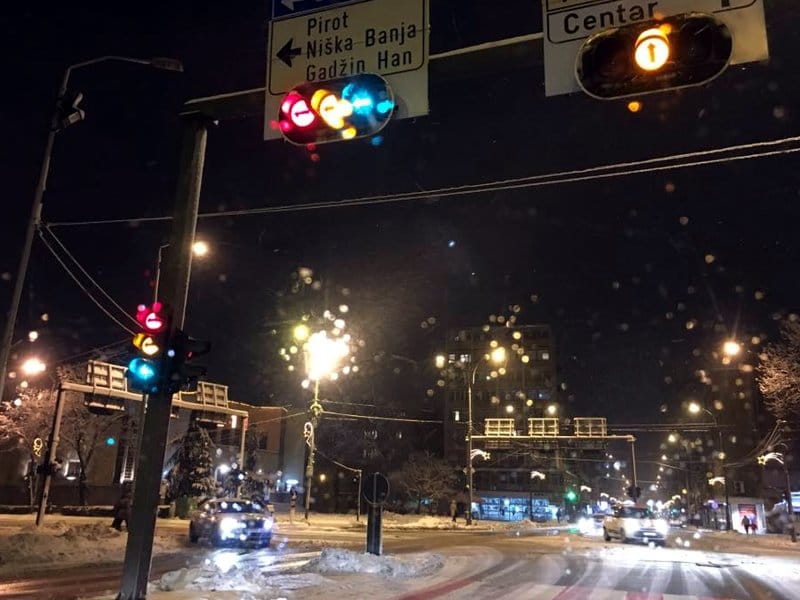 Foto-vest: "Zbunjeni" semafor u Nišu 11 semafor