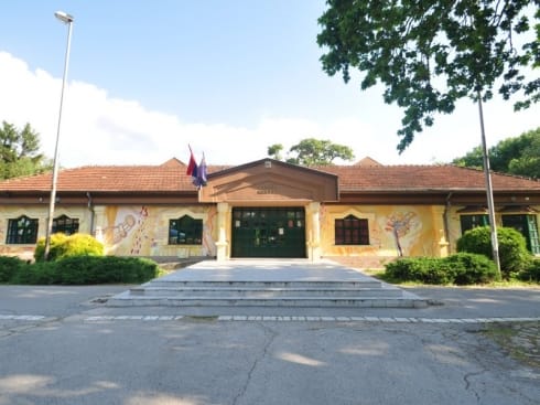 490x370 deciji centar3