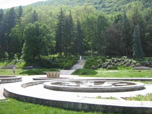 490x370 800x600 Niska Banja fontana