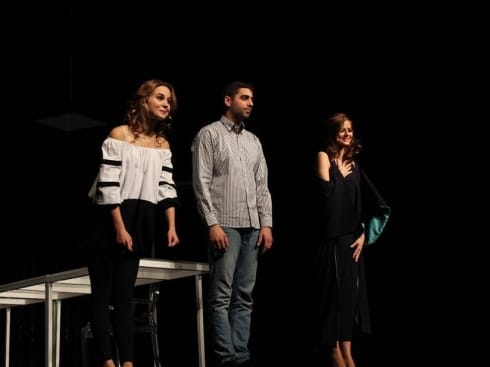 490x370 predstava teskojerecizbogom