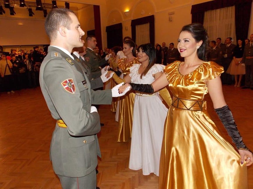 oficirski bal2