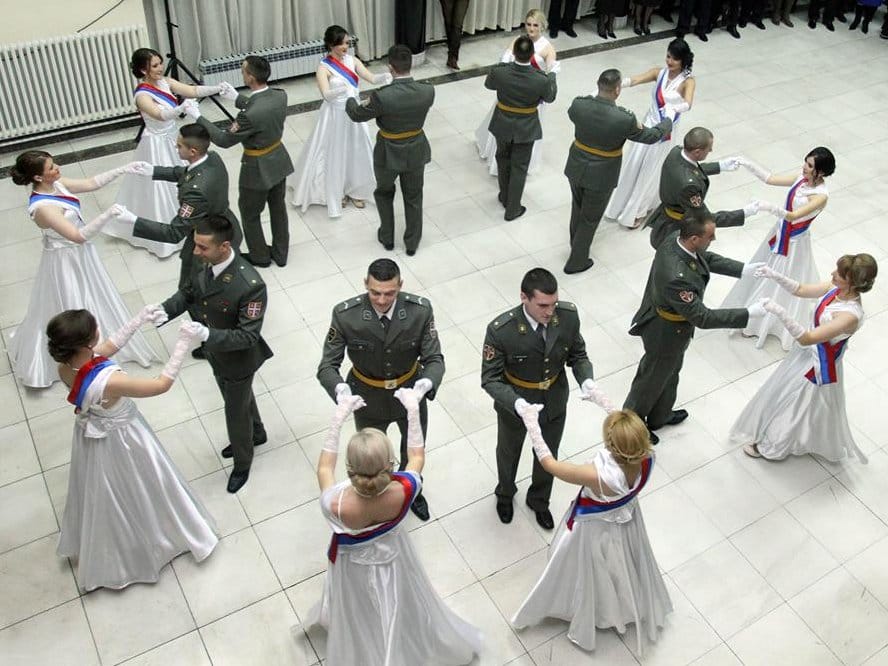 oficirski bal1