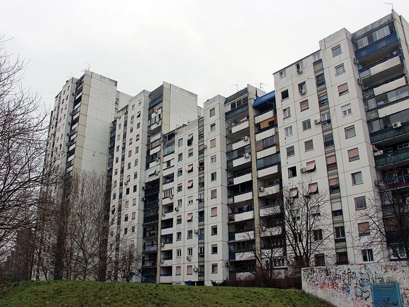 Zgrada na Novom Beogradu u kojoj se nalazi stan koji je Zlatibor Loncar kupio od zemunskog klana KRIK