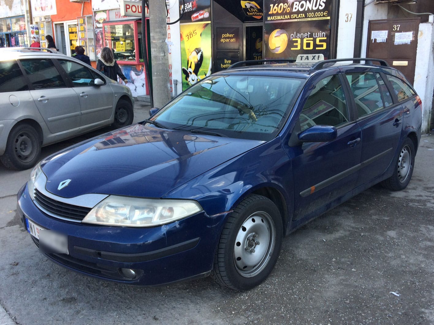 Divlji taksi na autobuskoj stanici
