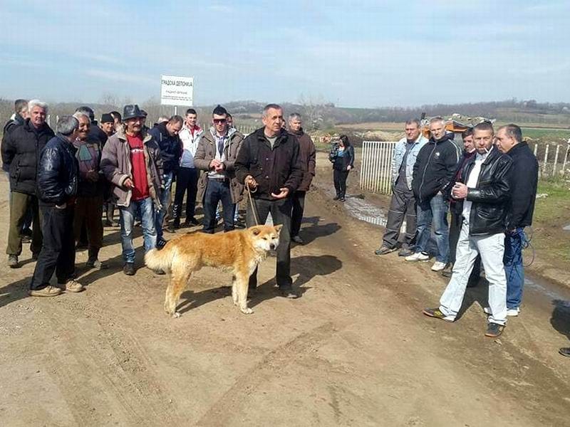 Blokirali deponiju jer Grad nije ispoštovao ugovor 12 protest donja jajna kod leskovca deponija
