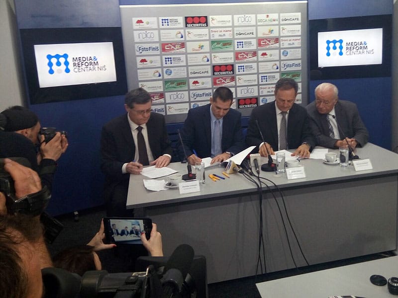 Niška opozicija dogovorila: Domazet prvi na listi 1 Potpisivanje sporazuma