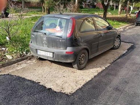 Foto-vest: Asfaltirali oko automobila 4 asfaltirali automobil milos mitic