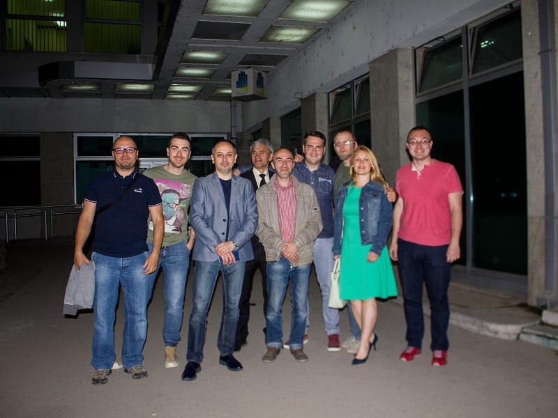 Dosta je bilo: Mi smo avangarda 14 800x600 djb2