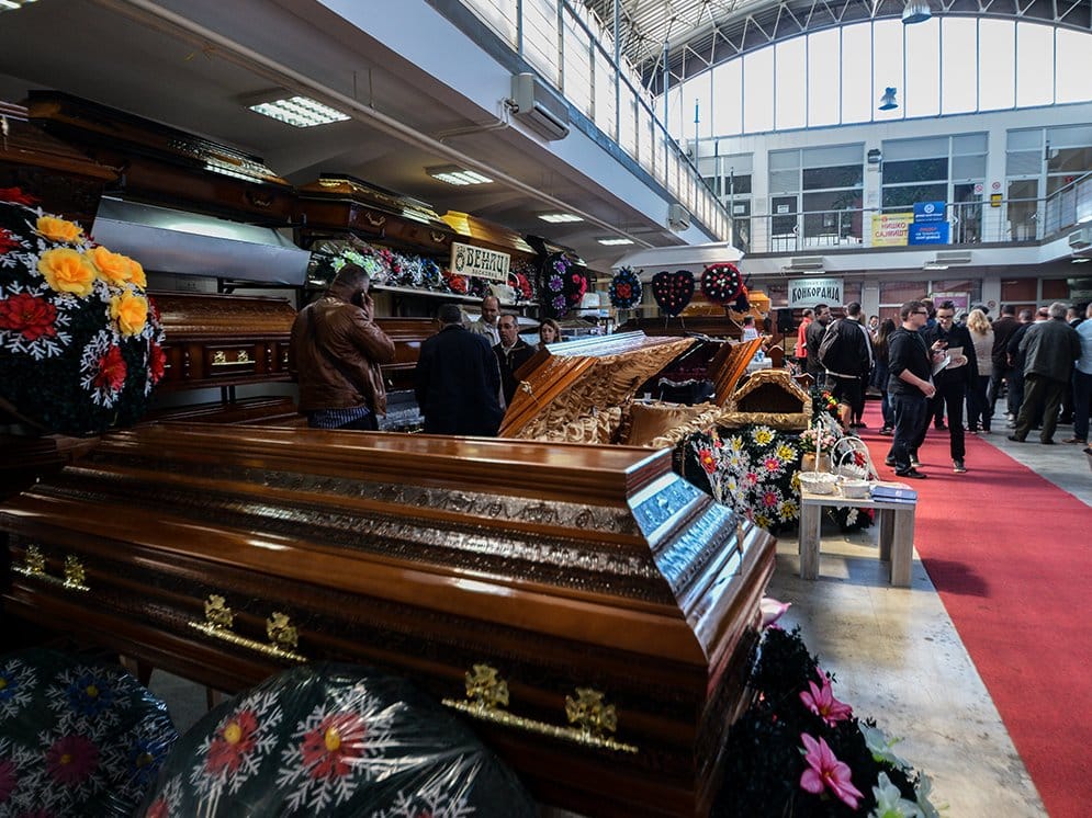 Torta u obliku krsta i glogov kolčić za posetioce - Sajam pogrebne opreme aprila u Nišu 1 sajam pogrebne opreme vk